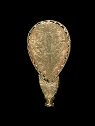 Il gioiello di Alfredo (oro, cristallo di rocca e smalto) (retro)